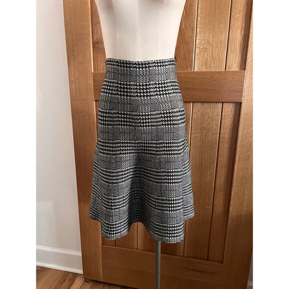 Max Studio Womens Houndstooth Fit and Flare Pull On Soft Knit Mini Skirt Sz S/M - Picture 1 of 10